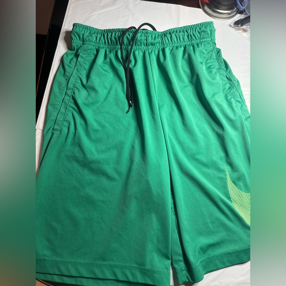 Nike Men's Green Athletic Drawstring Shorts